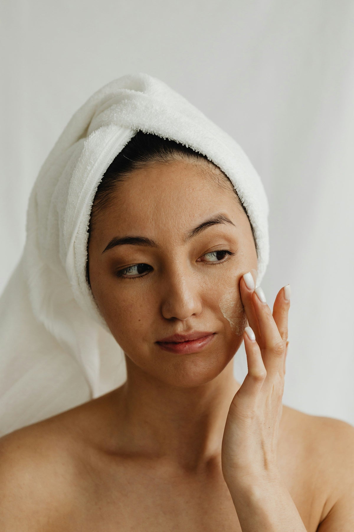 Why Moisturizer Matters Before Makeup